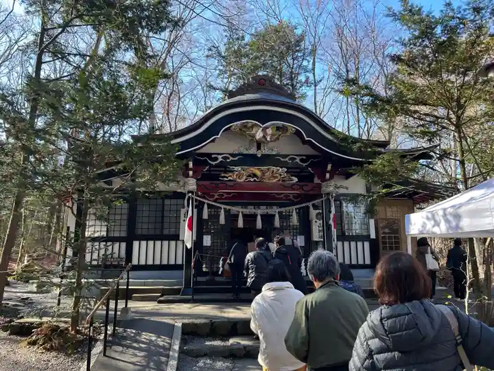 新屋山神社(山梨県)