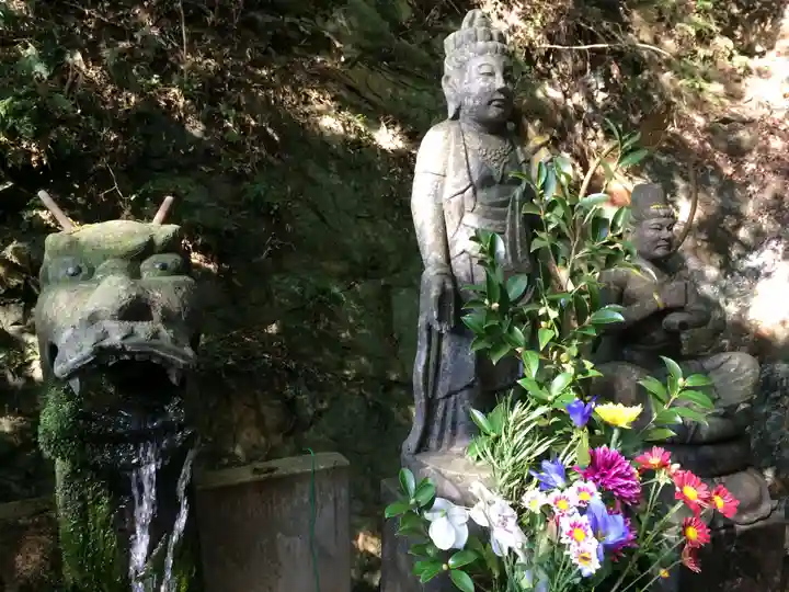 紅葉ヶ滝薬師堂(福岡県)