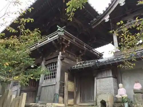 報恩講寺の山門・神門