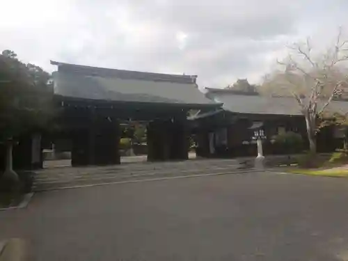 竈山神社の山門・神門