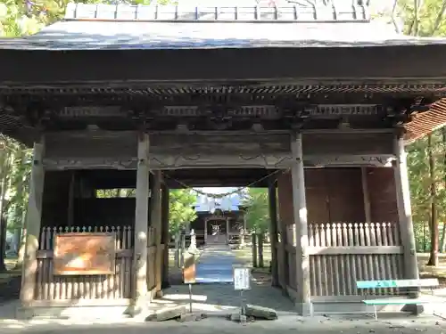 龜山神社の山門