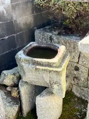 都久生須麻神社の手水舎