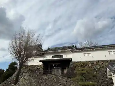 和歌山縣護國神社の{uncategorized: "未分類", other: "その他", undefined: "問題あり", building: "その他建物", grave: "お墓", sacred_gate: "鳥居", guardian: "狛犬", statue: "像", buddha: "仏像", history: "歴史", nature: "自然", garden: "庭園", animal: "動物", pagoda: "塔", temizu: "手水舎", mountain_gate: "山門・神門", sanctuary: "本殿・本堂", subordinate: "末社・摂社", art: "芸術", scenery: "景色", jizo: "地蔵", ema: "絵馬", goshuin: "御朱印", omikuji: "おみくじ", items: "授与品その他", amulet: "お守り", goshuincho: "御朱印帳", eats: "食事", festival: "お祭り", votive_dance: "神楽", shichigosan: "七五三参", wedding: "結婚式", experience: "体験その他", initially: "初詣", around: "周辺", anti_infection: "感染症対策"}