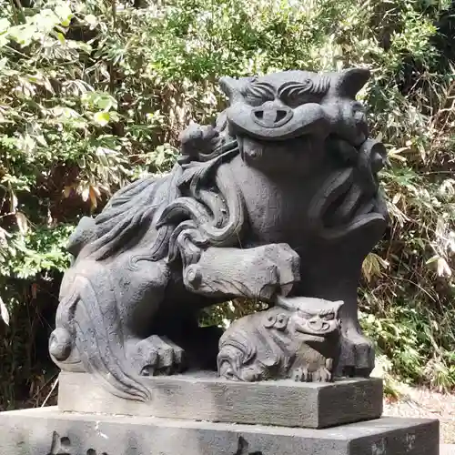 館山神社の狛犬