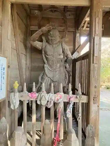 高讃寺の像