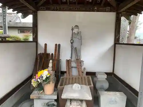 遠妙寺の地蔵