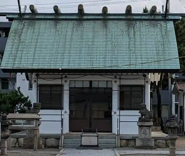 神明社(当知)の{uncategorized: "未分類", other: "その他", undefined: "問題あり", building: "その他建物", grave: "お墓", sacred_gate: "鳥居", guardian: "狛犬", statue: "像", buddha: "仏像", history: "歴史", nature: "自然", garden: "庭園", animal: "動物", pagoda: "塔", temizu: "手水舎", mountain_gate: "山門・神門", sanctuary: "本殿・本堂", subordinate: "末社・摂社", art: "芸術", scenery: "景色", jizo: "地蔵", ema: "絵馬", goshuin: "御朱印", omikuji: "おみくじ", items: "授与品その他", amulet: "お守り", goshuincho: "御朱印帳", eats: "食事", festival: "お祭り", votive_dance: "神楽", shichigosan: "七五三参", wedding: "結婚式", experience: "体験その他", initially: "初詣", around: "周辺", anti_infection: "感染症対策"}
