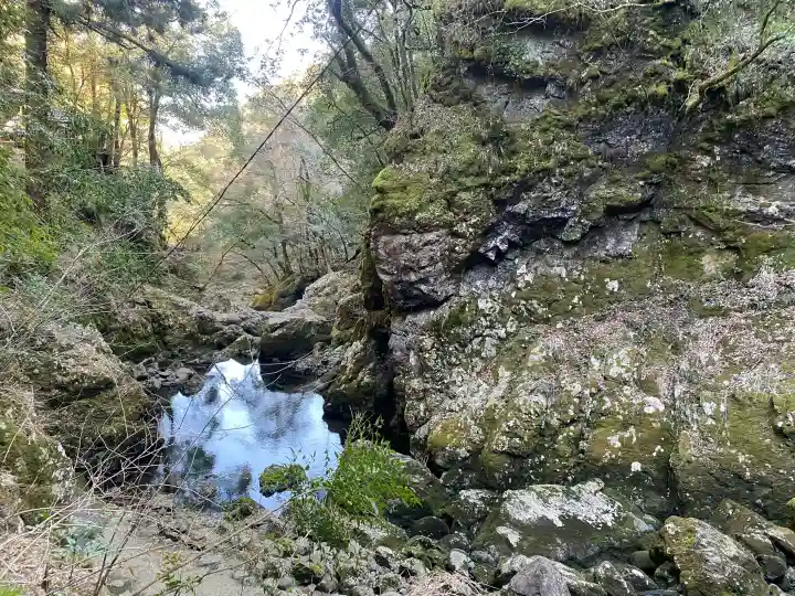 元伊勢天岩戸神社の{uncategorized: "未分類", other: "その他", undefined: "問題あり", building: "その他建物", grave: "お墓", sacred_gate: "鳥居", guardian: "狛犬", statue: "像", buddha: "仏像", history: "歴史", nature: "自然", garden: "庭園", animal: "動物", pagoda: "塔", temizu: "手水舎", mountain_gate: "山門・神門", sanctuary: "本殿・本堂", subordinate: "末社・摂社", art: "芸術", scenery: "景色", jizo: "地蔵", ema: "絵馬", goshuin: "御朱印", omikuji: "おみくじ", items: "授与品その他", amulet: "お守り", goshuincho: "御朱印帳", eats: "食事", festival: "お祭り", votive_dance: "神楽", shichigosan: "七五三参", wedding: "結婚式", experience: "体験その他", initially: "初詣", around: "周辺", anti_infection: "感染症対策"}