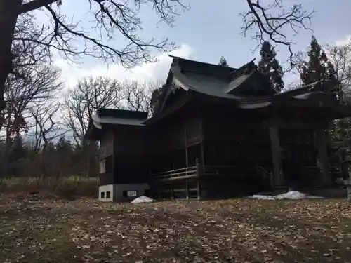 権現山内浦神社の本殿