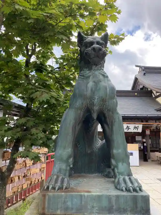 武蔵御嶽神社の狛犬