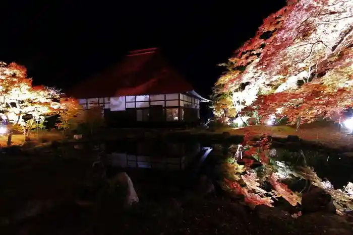 真照寺の本殿