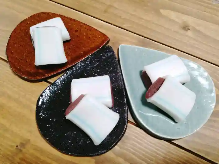 多賀大社の{uncategorized: "未分類", other: "その他", undefined: "問題あり", building: "その他建物", grave: "お墓", sacred_gate: "鳥居", guardian: "狛犬", statue: "像", buddha: "仏像", history: "歴史", nature: "自然", garden: "庭園", animal: "動物", pagoda: "塔", temizu: "手水舎", mountain_gate: "山門・神門", sanctuary: "本殿・本堂", subordinate: "末社・摂社", art: "芸術", scenery: "景色", jizo: "地蔵", ema: "絵馬", goshuin: "御朱印", omikuji: "おみくじ", items: "授与品その他", amulet: "お守り", goshuincho: "御朱印帳", eats: "食事", festival: "お祭り", votive_dance: "神楽", shichigosan: "七五三参", wedding: "結婚式", experience: "体験その他", initially: "初詣", around: "周辺", anti_infection: "感染症対策"}