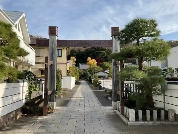 本蓮寺の山門・神門