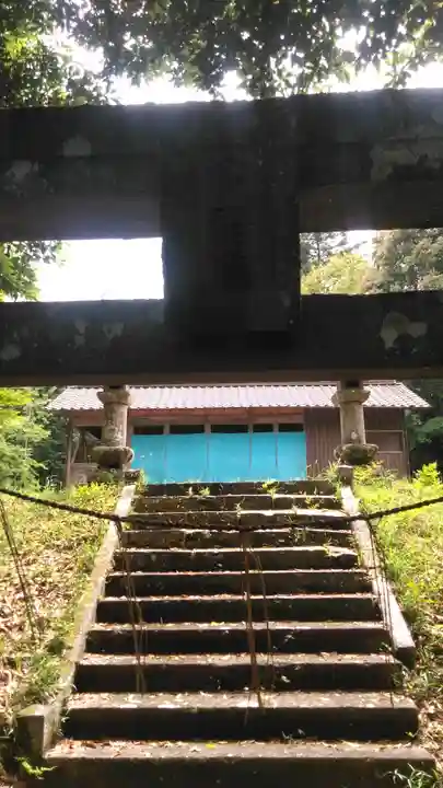 毛蕨神社の鳥居