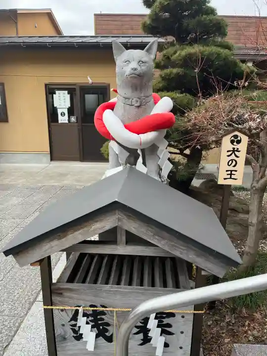 伊奴神社の{uncategorized: "未分類", other: "その他", undefined: "問題あり", building: "その他建物", grave: "お墓", sacred_gate: "鳥居", guardian: "狛犬", statue: "像", buddha: "仏像", history: "歴史", nature: "自然", garden: "庭園", animal: "動物", pagoda: "塔", temizu: "手水舎", mountain_gate: "山門・神門", sanctuary: "本殿・本堂", subordinate: "末社・摂社", art: "芸術", scenery: "景色", jizo: "地蔵", ema: "絵馬", goshuin: "御朱印", omikuji: "おみくじ", items: "授与品その他", amulet: "お守り", goshuincho: "御朱印帳", eats: "食事", festival: "お祭り", votive_dance: "神楽", shichigosan: "七五三参", wedding: "結婚式", experience: "体験その他", initially: "初詣", around: "周辺", anti_infection: "感染症対策"}