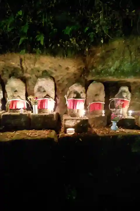 穴弘法(古城山遍照閣)(岐阜県)