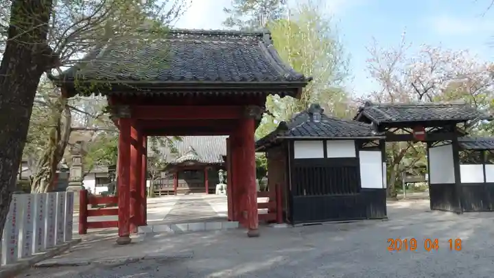 総願寺の山門・神門