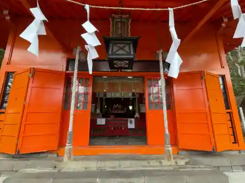 鶴若稲荷神社の{uncategorized: "未分類", other: "その他", undefined: "問題あり", building: "その他建物", grave: "お墓", sacred_gate: "鳥居", guardian: "狛犬", statue: "像", buddha: "仏像", history: "歴史", nature: "自然", garden: "庭園", animal: "動物", pagoda: "塔", temizu: "手水舎", mountain_gate: "山門・神門", sanctuary: "本殿・本堂", subordinate: "末社・摂社", art: "芸術", scenery: "景色", jizo: "地蔵", ema: "絵馬", goshuin: "御朱印", omikuji: "おみくじ", items: "授与品その他", amulet: "お守り", goshuincho: "御朱印帳", eats: "食事", festival: "お祭り", votive_dance: "神楽", shichigosan: "七五三参", wedding: "結婚式", experience: "体験その他", initially: "初詣", around: "周辺", anti_infection: "感染症対策"}