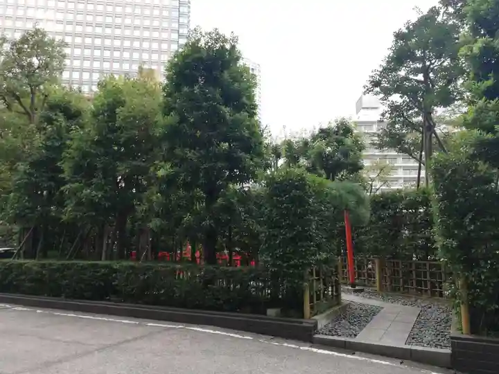 伏見稲荷大明神の庭園