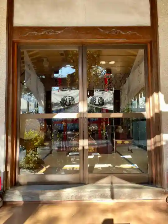 威光稲荷堂の{uncategorized: "未分類", other: "その他", undefined: "問題あり", building: "その他建物", grave: "お墓", sacred_gate: "鳥居", guardian: "狛犬", statue: "像", buddha: "仏像", history: "歴史", nature: "自然", garden: "庭園", animal: "動物", pagoda: "塔", temizu: "手水舎", mountain_gate: "山門・神門", sanctuary: "本殿・本堂", subordinate: "末社・摂社", art: "芸術", scenery: "景色", jizo: "地蔵", ema: "絵馬", goshuin: "御朱印", omikuji: "おみくじ", items: "授与品その他", amulet: "お守り", goshuincho: "御朱印帳", eats: "食事", festival: "お祭り", votive_dance: "神楽", shichigosan: "七五三参", wedding: "結婚式", experience: "体験その他", initially: "初詣", around: "周辺", anti_infection: "感染症対策"}