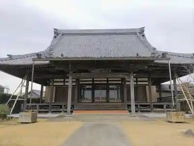 長因寺の本殿