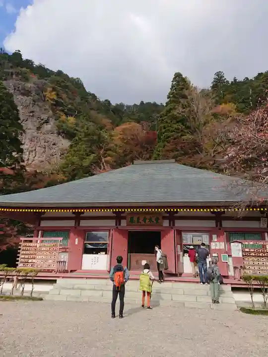 鳳来寺の本殿・本堂