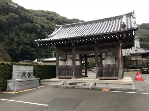 金剛寺の山門