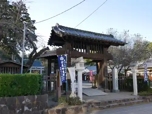 世良田東照宮の山門