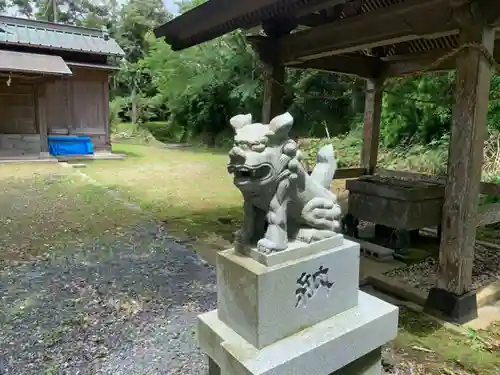 山荻神社の狛犬