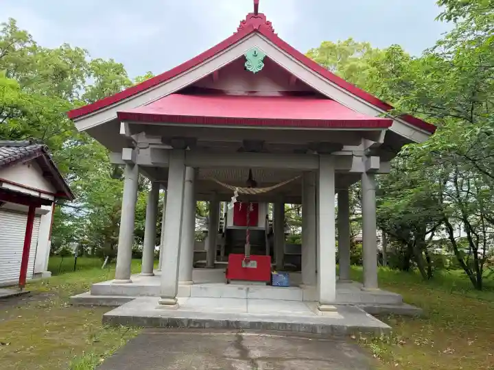 鹿児島神社の{uncategorized: "未分類", other: "その他", undefined: "問題あり", building: "その他建物", grave: "お墓", sacred_gate: "鳥居", guardian: "狛犬", statue: "像", buddha: "仏像", history: "歴史", nature: "自然", garden: "庭園", animal: "動物", pagoda: "塔", temizu: "手水舎", mountain_gate: "山門・神門", sanctuary: "本殿・本堂", subordinate: "末社・摂社", art: "芸術", scenery: "景色", jizo: "地蔵", ema: "絵馬", goshuin: "御朱印", omikuji: "おみくじ", items: "授与品その他", amulet: "お守り", goshuincho: "御朱印帳", eats: "食事", festival: "お祭り", votive_dance: "神楽", shichigosan: "七五三参", wedding: "結婚式", experience: "体験その他", initially: "初詣", around: "周辺", anti_infection: "感染症対策"}