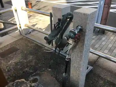 高尾子安地蔵尊の手水舎