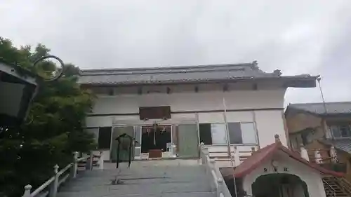 長福寺の本殿