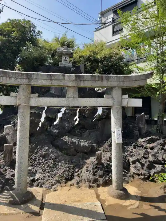 綾瀬稲荷神社の鳥居