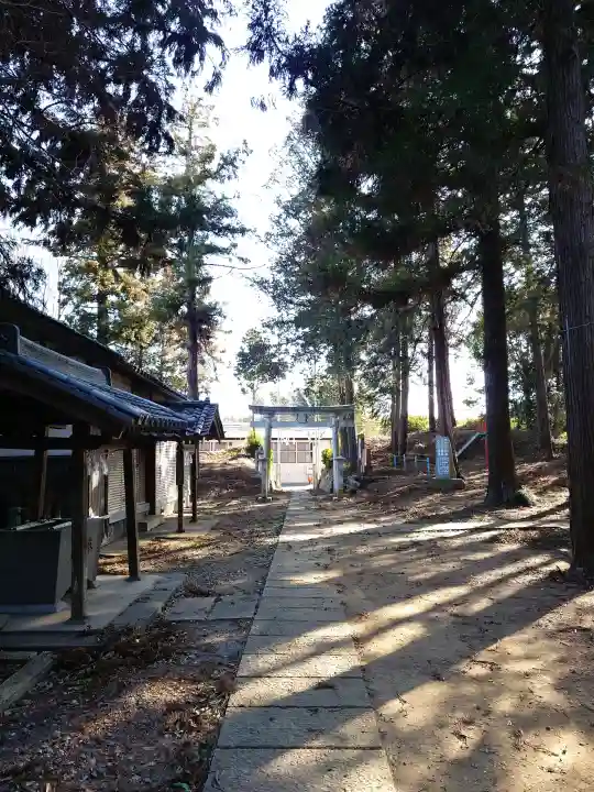 大蔵神社の{uncategorized: "未分類", other: "その他", undefined: "問題あり", building: "その他建物", grave: "お墓", sacred_gate: "鳥居", guardian: "狛犬", statue: "像", buddha: "仏像", history: "歴史", nature: "自然", garden: "庭園", animal: "動物", pagoda: "塔", temizu: "手水舎", mountain_gate: "山門・神門", sanctuary: "本殿・本堂", subordinate: "末社・摂社", art: "芸術", scenery: "景色", jizo: "地蔵", ema: "絵馬", goshuin: "御朱印", omikuji: "おみくじ", items: "授与品その他", amulet: "お守り", goshuincho: "御朱印帳", eats: "食事", festival: "お祭り", votive_dance: "神楽", shichigosan: "七五三参", wedding: "結婚式", experience: "体験その他", initially: "初詣", around: "周辺", anti_infection: "感染症対策"}