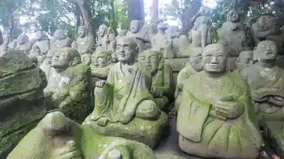 流泉寺の像