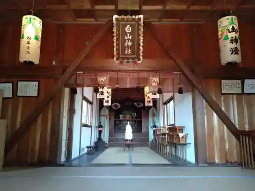 白山神社の本殿・本堂