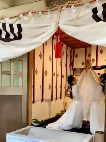 瀧澤神社の{uncategorized: "未分類", other: "その他", undefined: "問題あり", building: "その他建物", grave: "お墓", sacred_gate: "鳥居", guardian: "狛犬", statue: "像", buddha: "仏像", history: "歴史", nature: "自然", garden: "庭園", animal: "動物", pagoda: "塔", temizu: "手水舎", mountain_gate: "山門・神門", sanctuary: "本殿・本堂", subordinate: "末社・摂社", art: "芸術", scenery: "景色", jizo: "地蔵", ema: "絵馬", goshuin: "御朱印", omikuji: "おみくじ", items: "授与品その他", amulet: "お守り", goshuincho: "御朱印帳", eats: "食事", festival: "お祭り", votive_dance: "神楽", shichigosan: "七五三参", wedding: "結婚式", experience: "体験その他", initially: "初詣", around: "周辺", anti_infection: "感染症対策"}