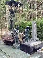 極楽寺の像