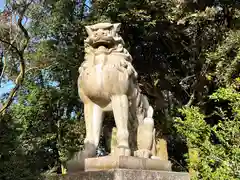 福井県護国神社の狛犬