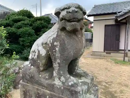 神明神社の狛犬