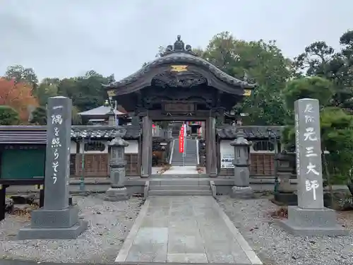 寺岡山元三大師の本殿