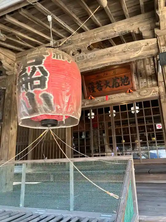 岩舟山高勝寺の本殿・本堂