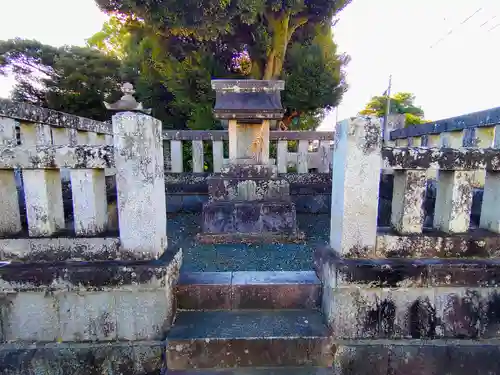 稲荷神社（小田渕町）の末社・摂社