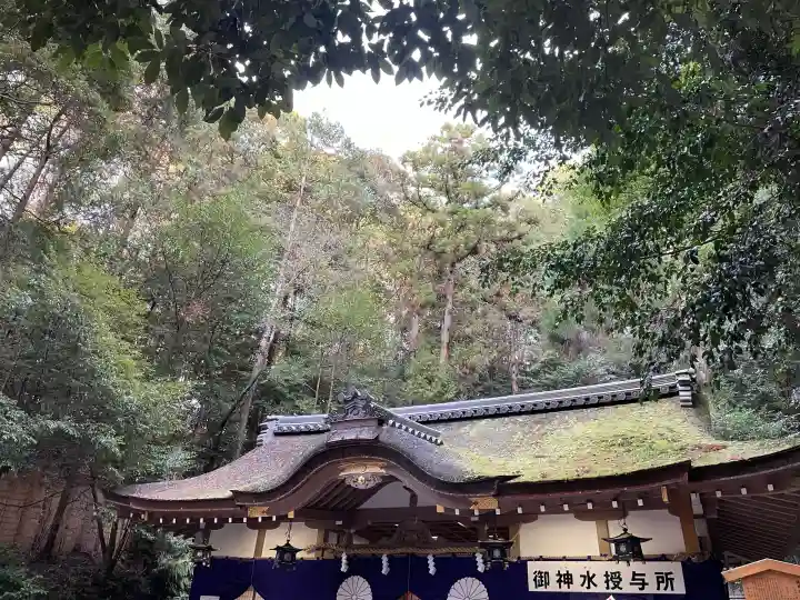 狭井坐大神荒魂神社(狭井神社)の{uncategorized: "未分類", other: "その他", undefined: "問題あり", building: "その他建物", grave: "お墓", sacred_gate: "鳥居", guardian: "狛犬", statue: "像", buddha: "仏像", history: "歴史", nature: "自然", garden: "庭園", animal: "動物", pagoda: "塔", temizu: "手水舎", mountain_gate: "山門・神門", sanctuary: "本殿・本堂", subordinate: "末社・摂社", art: "芸術", scenery: "景色", jizo: "地蔵", ema: "絵馬", goshuin: "御朱印", omikuji: "おみくじ", items: "授与品その他", amulet: "お守り", goshuincho: "御朱印帳", eats: "食事", festival: "お祭り", votive_dance: "神楽", shichigosan: "七五三参", wedding: "結婚式", experience: "体験その他", initially: "初詣", around: "周辺", anti_infection: "感染症対策"}