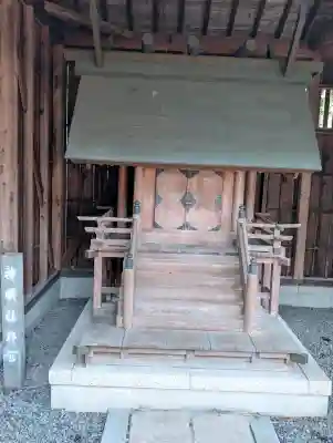 氣比神宮の{uncategorized: "未分類", other: "その他", undefined: "問題あり", building: "その他建物", grave: "お墓", sacred_gate: "鳥居", guardian: "狛犬", statue: "像", buddha: "仏像", history: "歴史", nature: "自然", garden: "庭園", animal: "動物", pagoda: "塔", temizu: "手水舎", mountain_gate: "山門・神門", sanctuary: "本殿・本堂", subordinate: "末社・摂社", art: "芸術", scenery: "景色", jizo: "地蔵", ema: "絵馬", goshuin: "御朱印", omikuji: "おみくじ", items: "授与品その他", amulet: "お守り", goshuincho: "御朱印帳", eats: "食事", festival: "お祭り", votive_dance: "神楽", shichigosan: "七五三参", wedding: "結婚式", experience: "体験その他", initially: "初詣", around: "周辺", anti_infection: "感染症対策"}