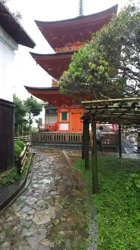 竹生島神社（都久夫須麻神社）の塔