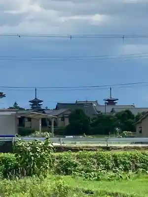 休ヶ岡八幡宮（薬師寺境内社）の周辺