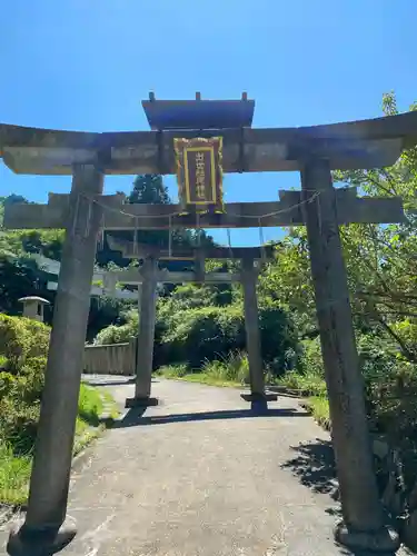 出世稲荷神社の鳥居