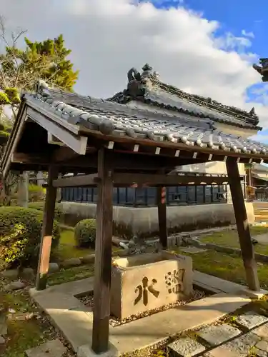 円成寺の手水舎