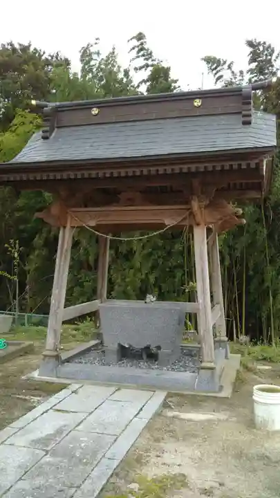 真弓神社の手水舎